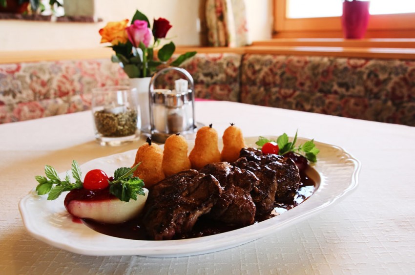 Heimische Speisen im Restaurant Schöne Aussicht